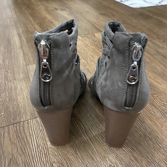 G by Guess Gray suede open toed booties size 9 - Picture 4 of 5